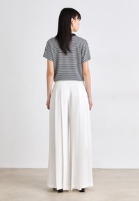 BOSS TETOSA - Kalhoty - white