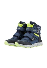 Hoge sneakers in marineblauw met neongroene accenten. Voorzien van klittenbandsluitingen, textuurmaterialen en een gevoerde zool voor comfort.