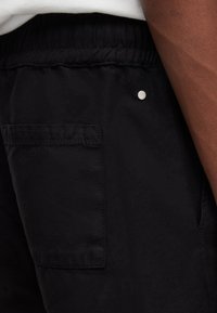 AllSaints HANBURY SHORT - Shorts - black