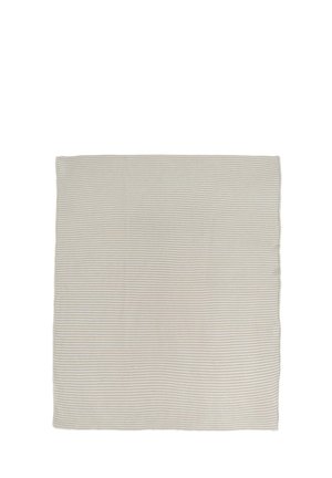 Lichtbeige vierkante stof met fijne horizontale geribbelde textuur en licht gebogen randen op een witte achtergrond.