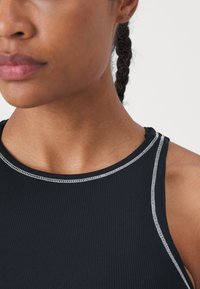Nike Performance - Top