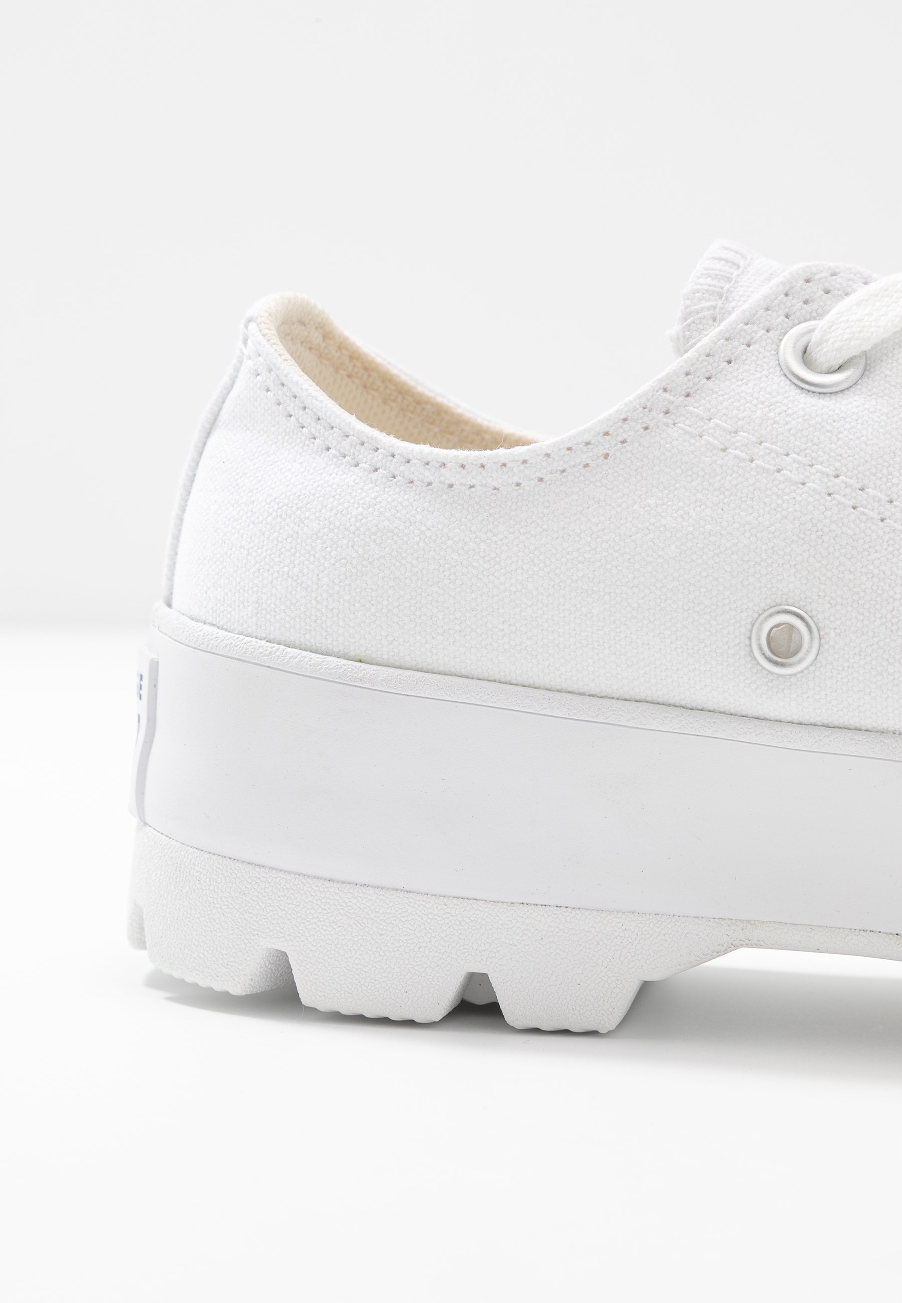 converse coccinelle