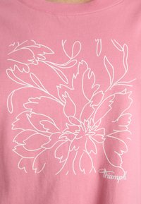 Triumph NIGHTDRESSES  - Nachtjapon - salsa