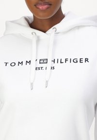 Tommy Hilfiger MDRN REG CORP LOGO  - Sweatshirt - optic white