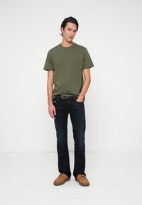 Calvin Klein Jeans CLASSIC MONOGRAM TEE - Basic T-shirt - fatigue
