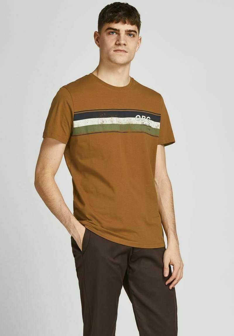 Jack & Jones JORBRADY TEE CREW NECK - Camiseta estampada - rubber