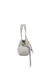 Borsa in tessuto grigio chiaro con una forma arrotondata, dotata di chiusura a coulisse, lunghe tracolle e accenti colorati ricamati.