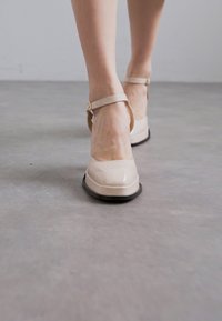 Souliers Martinez MALASANA - Aukštakulniai su platforma - lajara cybil salinas