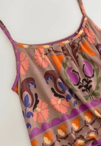 Thumbnail Image 6