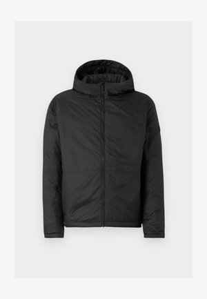 Čierna kapucňová bunda s prešívanou textúrou, predným zipsom a dvoma spodnými vreckami. Má hladký povrch a jednoduchý, moderný dizajn.