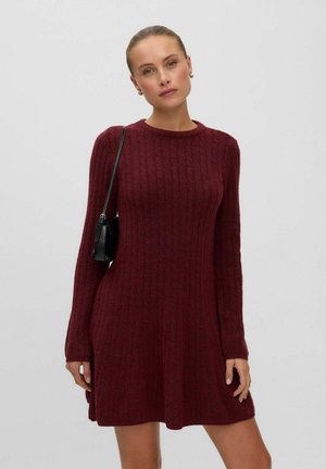 Vero Moda, KNITTED DRESS VMISLA SHORT DRESS - Robe pull - syrah