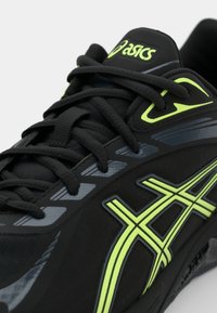 ASICS SportStyle GEL-QUANTUM 180 VIII UNISEX - Sneakers low - black/carrier grey