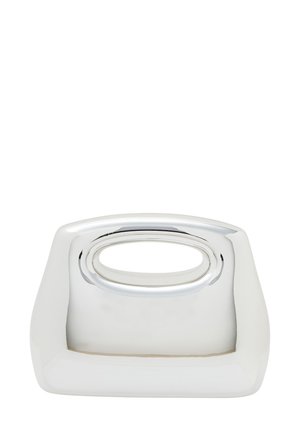 Zilveren metalen voorwerp met een gladde, reflecterende oppervlakte, rechthoekige vorm, afgeronde hoeken en een ovale uitsparing als handgreep aan de bovenkant.