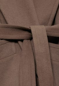 Reiss FIT BRIDGET BLINDSEAM - Klasisks mētelis - mink neutral