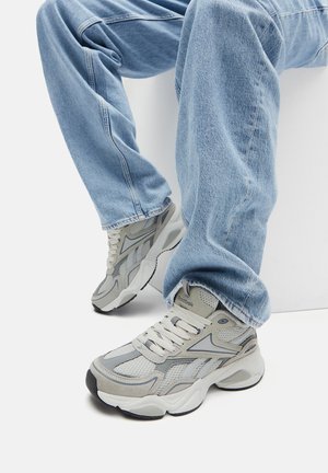 Reebok Tréningová obuv - gray
