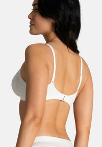 Athena CROISÉ SANS ARMATURES  - Soutien-gorge triangle - naturel