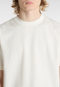 Vans PREMIUM  - Jednoduché tričko - white