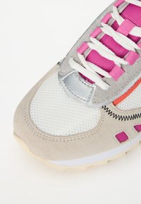 Thumbnail Image 6