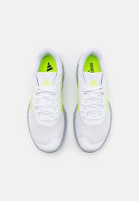 adidas Performance AMPLIMOVE - Edzőcipő - footwear white/lucid lemon/core black
