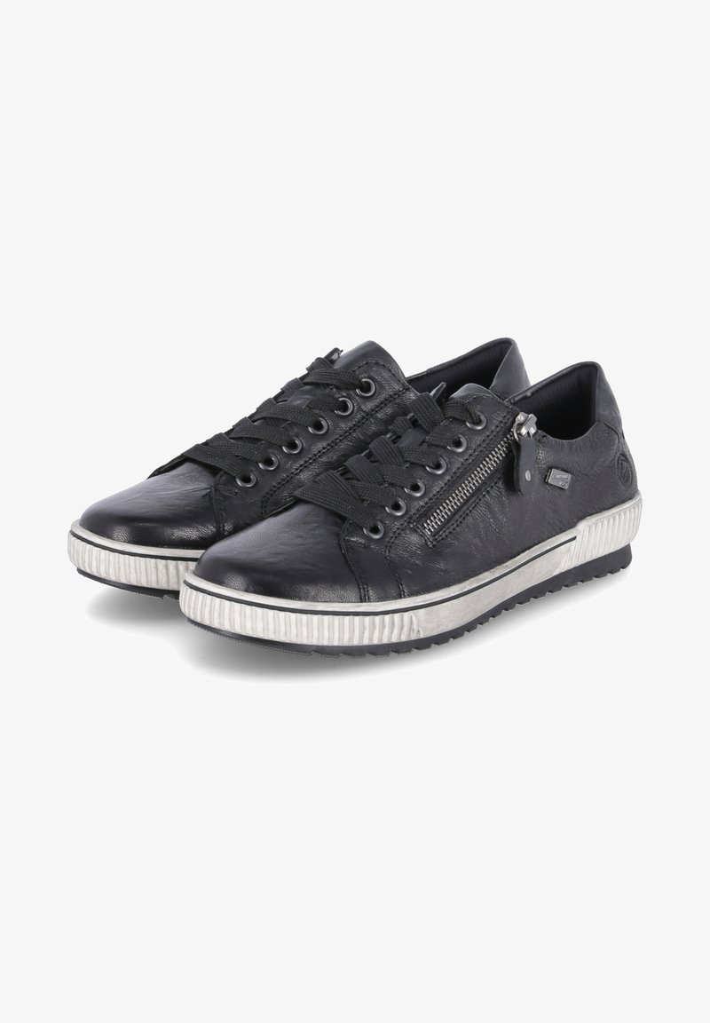 Baskets en cuir noir avec une surface texturée, design classique à lacets, accent de fermeture éclair argentée et semelle en caoutchouc rayée. Aucun logo visible.