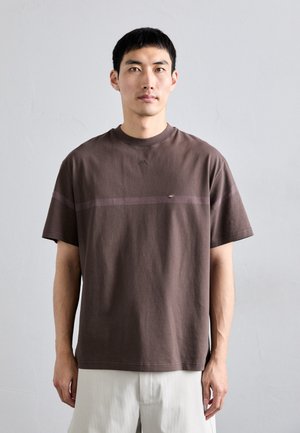 LASER FADE TSHIRT - Basic T-shirt - rust