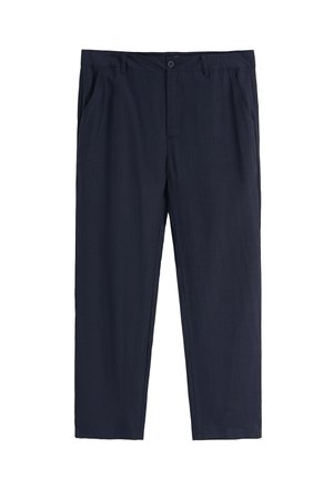 Pantalon droit bleu marine avec fermeture par bouton et fermeture éclair, passants de ceinture et poches latérales sur fond blanc.