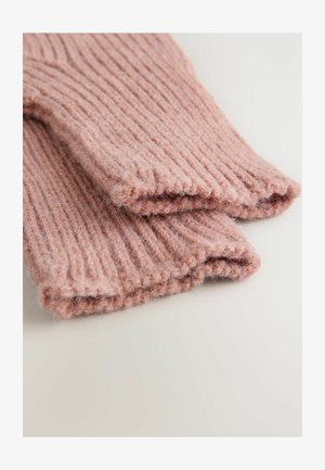 Mittens a maglia a coste in morbido lana rosa. Polsini arrotolati con una finitura testurizzata, caratterizzati da fibre pelose per un comfort e calore aggiuntivi.