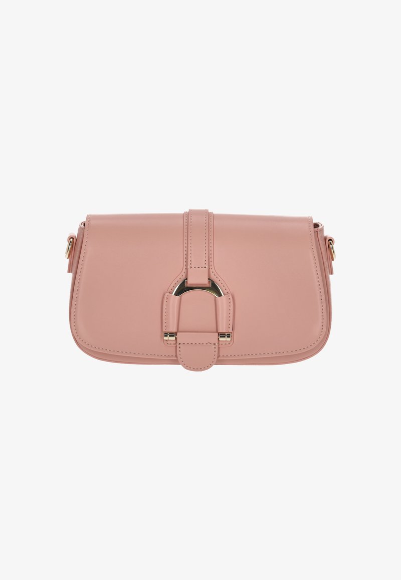 Rózsaszín műbőr keresztpántos táska sima felülettel, lehajtható fedőrésszel, aranyszínű fémalkatrészekkel és előoldalon jól látható csattal.