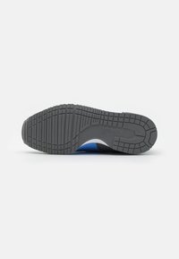 Puma CABANA RACER 20 UNISEX - Joggesko - cool dark gray/blue skies/white/pure green