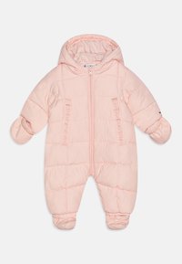 Gevoerde baby romper in zacht roze met een capuchon, ritsluiting, elastische manchetten en gestikte textuur. Twee zijzakken met decoratieve bies.