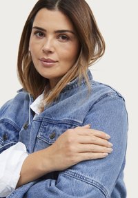 Ellos Plus collection DISA - Korte frakker - jeans blauw