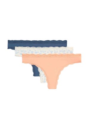 Tre par damstring: ett marinblått, ett ljusblått med blommönster och ett persikofärgat; alla har scalloped spetskanter.