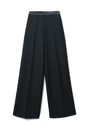 Pantaloni neri a gamba larga con una vita liscia, caratterizzati da righe verticali e una leggera texture. Realizzati in tessuto leggero.