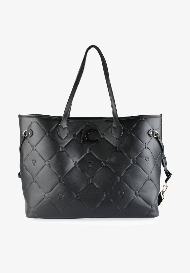 Sac cabas en cuir noir avec motif matelassé en losanges, cœurs et lettres embossés, deux bretelles et un détail de boucle latérale.