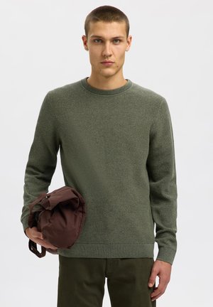 Selected Homme SLHROSS STRUCTURE CREW NECK - Džemperis - deep forestdetail vetiver twist