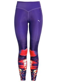 Fioletowe legginsy sportowe z wyrazistym wzorem zachodu słońca w czerwonych i pomarańczowych odcieniach na dolnych częściach nóg, wykonane z gładkiego, elastycznego materiału.