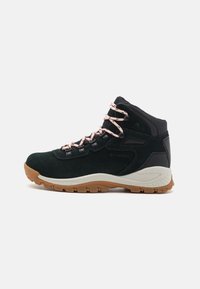 NEWTON RIDGE™ PLUS WATERPROOF AMPED - Obuća za pješačenje - black/blush rose