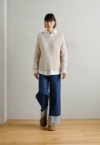 Thumbnail Image 2