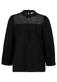 Schwarze Bluse mit hohem Kragen, ausgestattet mit einer strukturierten Spitzenblende, plissierten Ärmeln und weichem, gewebtem Stoff.