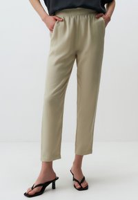 HIGH WAIST POCKET  - Pantaloni - taş
