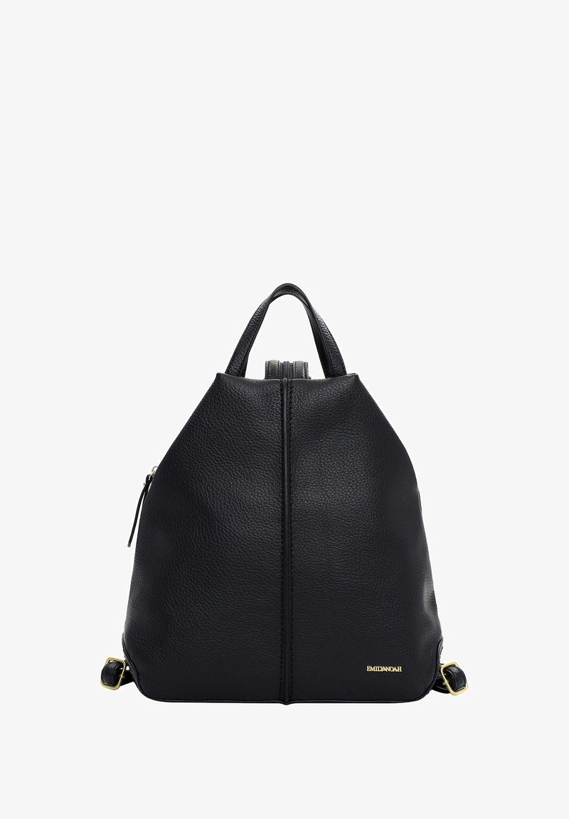 Mustast nahast seljakott tekstuurse viimistlusega, kolmnurkse kujuga, reguleeritavate rihmade ja külje luku taskuga. Omab kuldset kaubamärgistust.