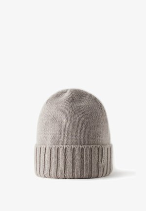 Grau gestrickte Mütze mit geripptem Saum, aus weichem Material hergestellt. Verfügt über ein kleines Stoffetikett an der Seite.