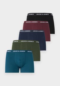 Pack mit fünf Paar Herrenboxershorts in Schwarz, Bordeaux, Marineblau, Grün und Teal, ausgestattet mit elastischen Bündchen und „JACK & JONES“-Branding.