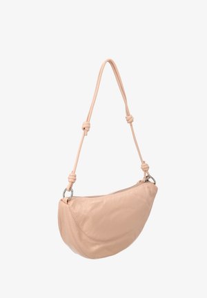 Beige halbmondförmige Lederschultertasche mit geknotetem Riemen und silbernen Metallringen, Reißverschluss oben.