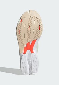 adidas Performance ADIZERO ADIOS 8 WOMEN - Scarpe da corsa su strada - ivory   iron metallic   crystal sand
