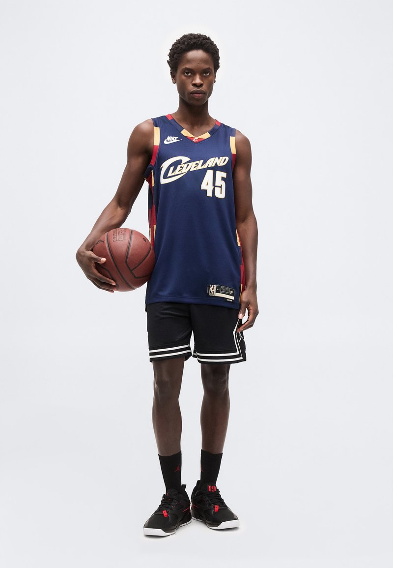 lebron dress shorts LeBron James and Cavaliers Wear Shorts Suits Before NBA Finals Game 1