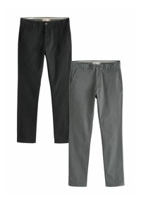 Pantalons chino en noir et gris foncé, avec une coupe droite, des poches avant, des passants de ceinture et un tissu en coton lisse avec une texture minimale.