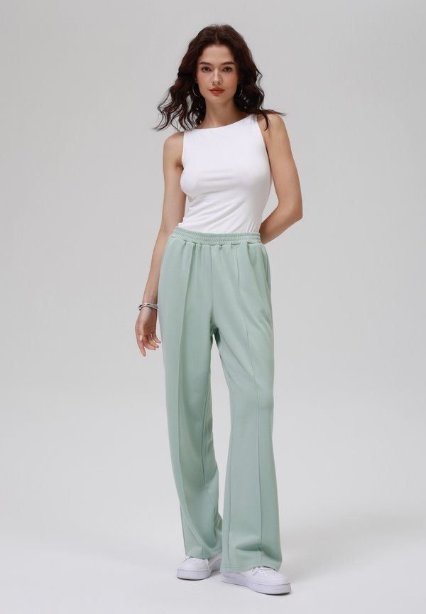 Tracksuit bottoms - sage3