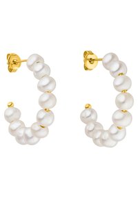 Goldene Creolen mit runden weißen Perlen, die in einem kontinuierlichen Muster angeordnet sind, um einen strukturierten Look zu erzielen. Die Stecker sorgen für einen sicheren Halt und ein einfaches Tragen.