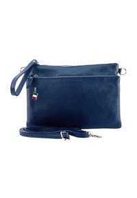 Marine leren schoudertas met een gestructureerd oppervlak, zilverkleurige hardware, een lange afneembare schouderband en een klein Italiaans vlaggetje.